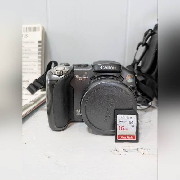Canon PowerShot S3 IS 6.0 MP Bundle with Memory Card Case Instruction Booklets - Picture 3 of 11